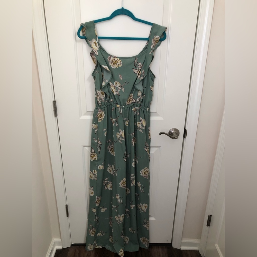 Green one-piece sleeveless jumpsuit